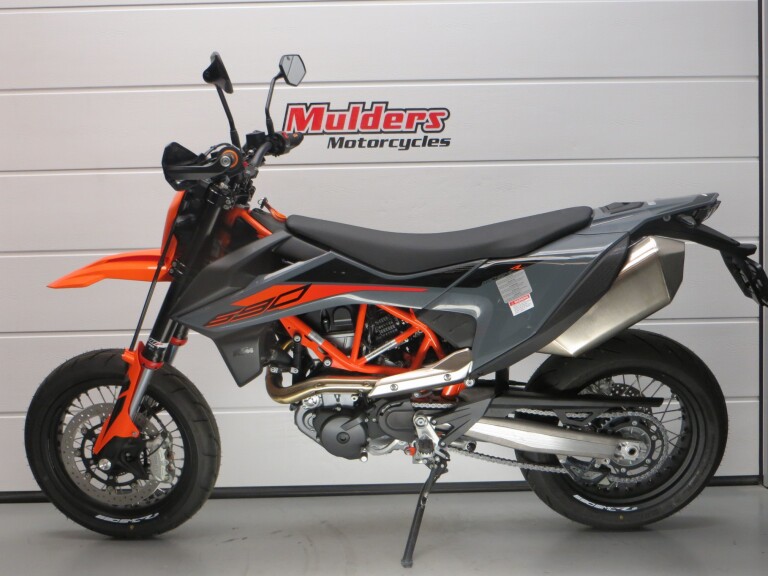 KTM 690 SMC-R KTM 690 SMC-R BTW MOTOR foto 2