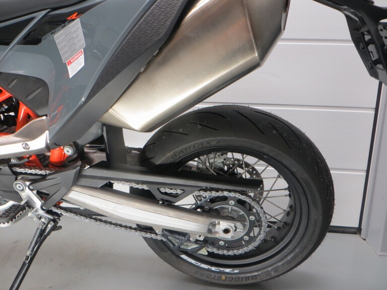 KTM 690 SMC-R KTM 690 SMC-R BTW MOTOR foto 3