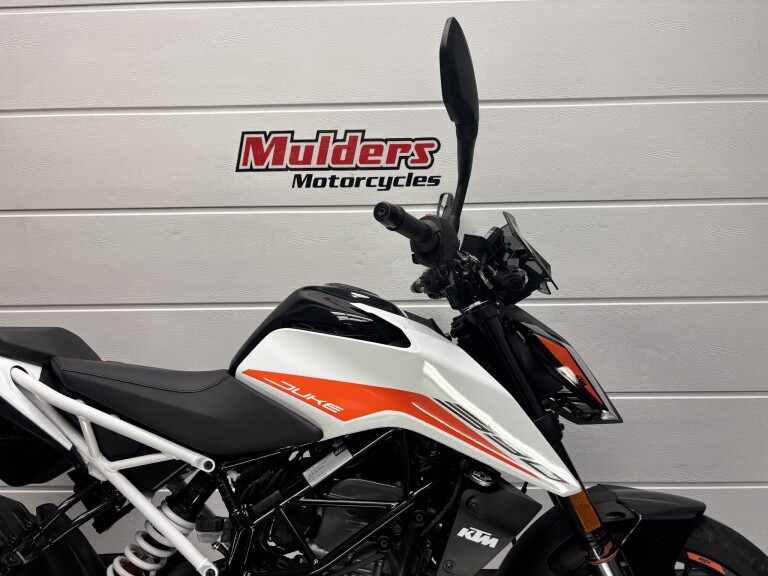 KTM 390 DUKE ABS foto 5