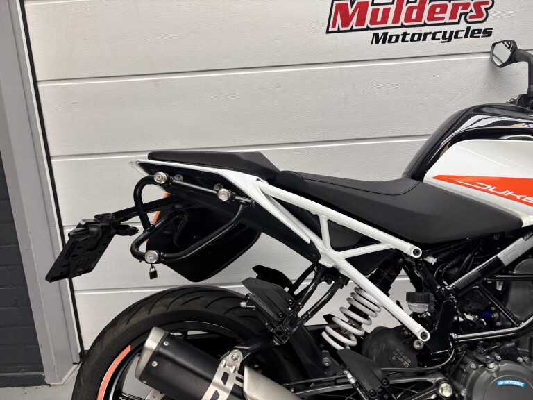 KTM 390 DUKE ABS foto 7