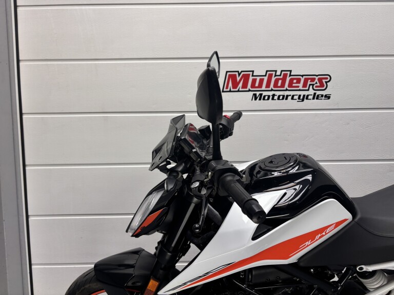 KTM 390 DUKE ABS foto 13