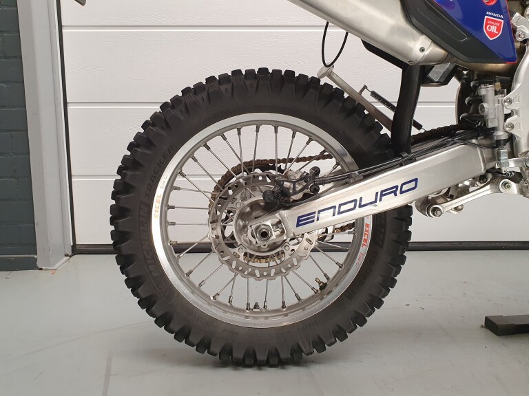 Honda CRF 250 RX ENDURO HONDA CRF 250 RX ENDURO foto 10