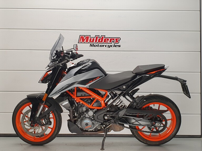 KTM 390 DUKE ABS KTM 390 DUKE foto 2