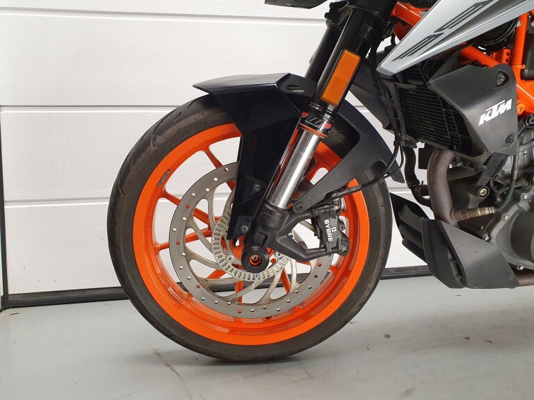 KTM 390 DUKE ABS KTM 390 DUKE foto 3