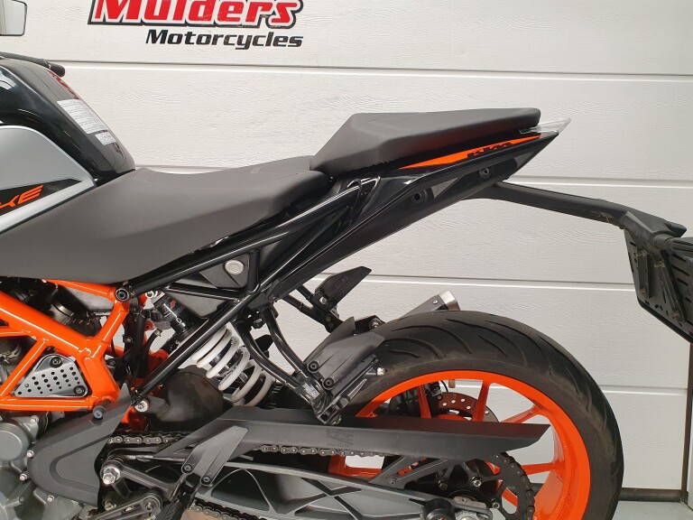 KTM 390 DUKE ABS KTM 390 DUKE foto 7