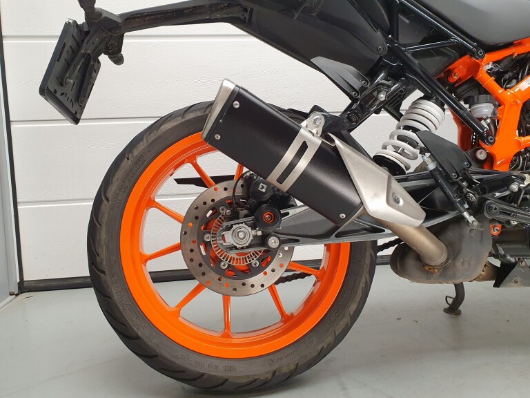 KTM 390 DUKE ABS KTM 390 DUKE foto 8