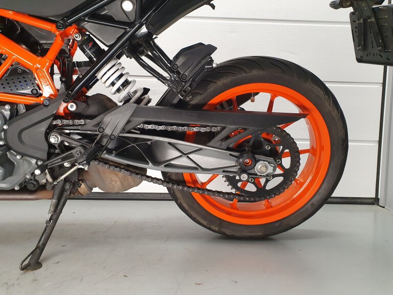KTM 390 DUKE ABS KTM 390 DUKE foto 9