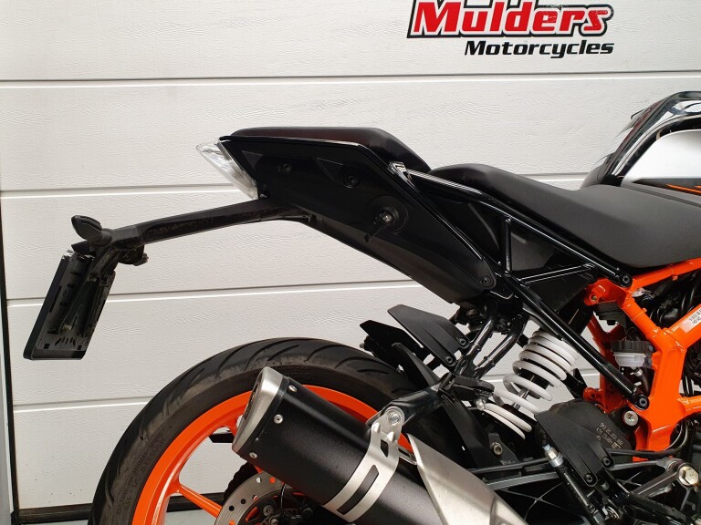 KTM 390 DUKE ABS KTM 390 DUKE foto 10