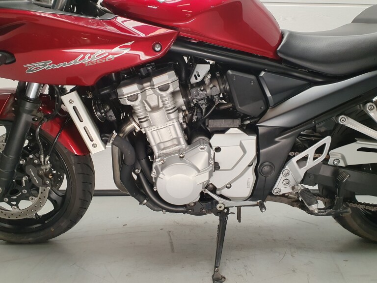 Suzuki GSF 1250 S BANDIT SUZUKI GSF 1250 S BANDIT foto 6