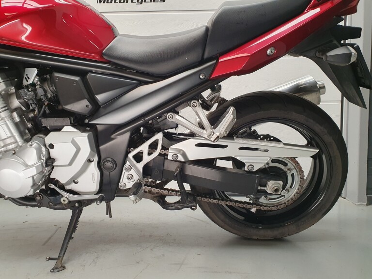 Suzuki GSF 1250 S BANDIT SUZUKI GSF 1250 S BANDIT foto 7