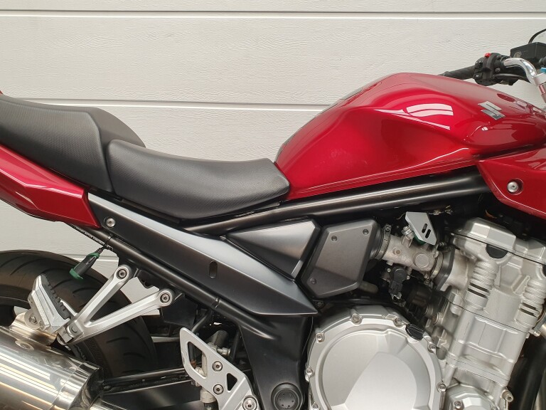 Suzuki GSF 1250 S Bandit SUZUKI GSF 1250 S BANDIT foto 11
