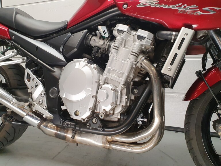 Suzuki GSF 1250 S Bandit SUZUKI GSF 1250 S BANDIT foto 15