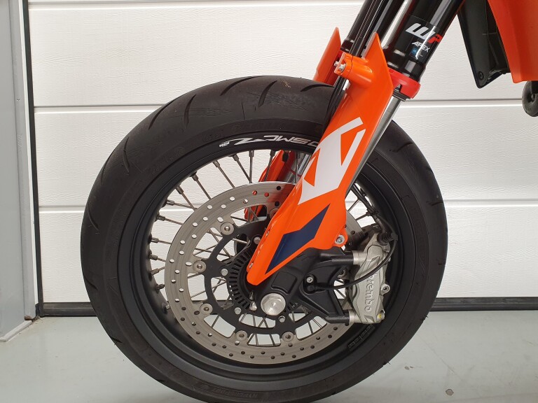 KTM 690 SMC-R KTM 690 SMC-R foto 3