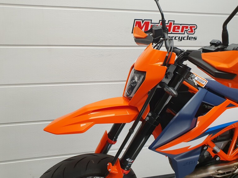 KTM 690 SMC-R KTM 690 SMC-R foto 4