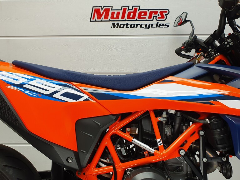 KTM 690 SMC-R KTM 690 SMC-R foto 12