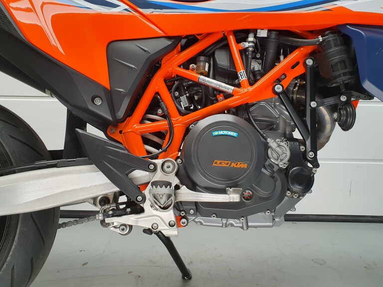 KTM 690 SMC-R KTM 690 SMC-R foto 13