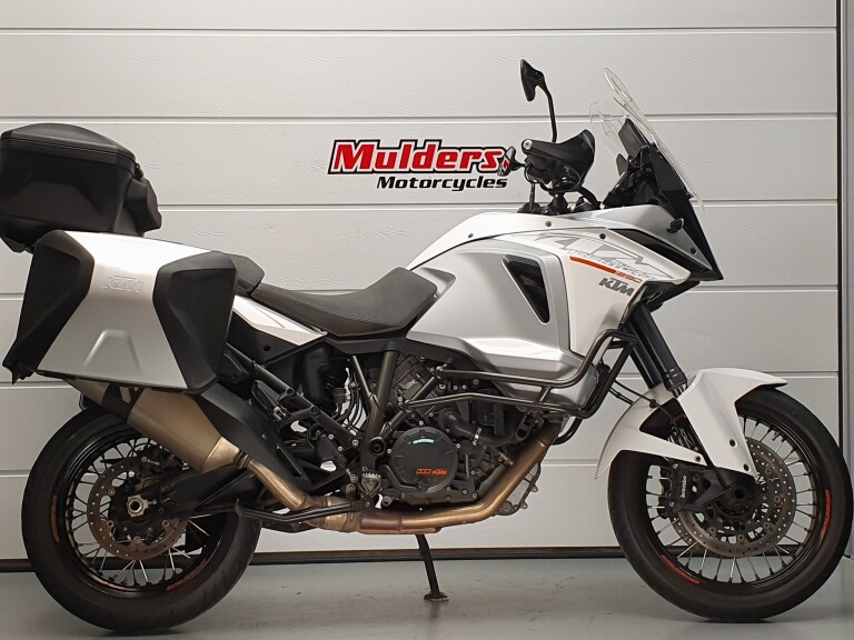 KTM 1290 SUPER ADVENTURE T KTM 1290 Super Adventure T 