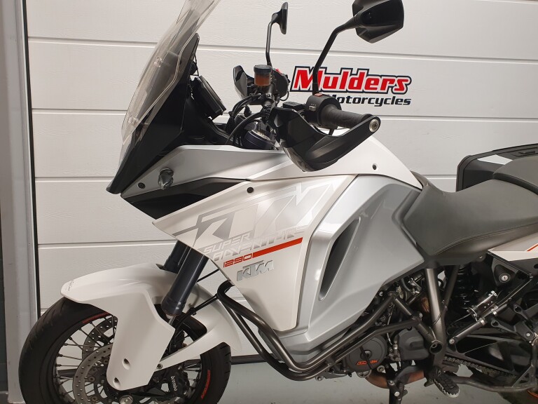 KTM 1290 SUPER ADVENTURE T KTM 1290 Super Adventure T foto 4