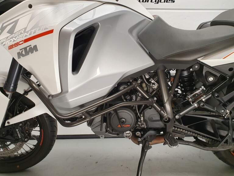 KTM 1290 SUPER ADVENTURE T KTM 1290 Super Adventure T foto 5