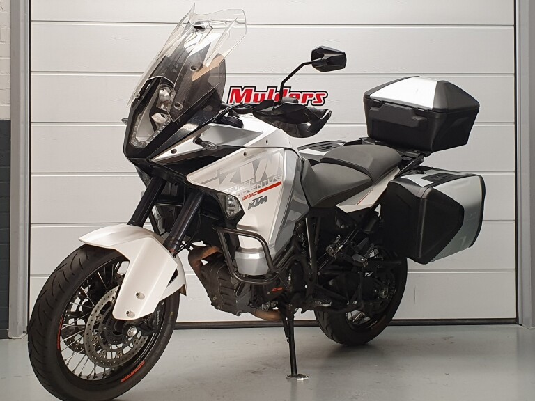 KTM 1290 SUPER ADVENTURE T KTM 1290 Super Adventure T 