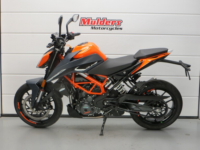 KTM 390 DUKE ABS KTM 390 DUKE ABS foto 2