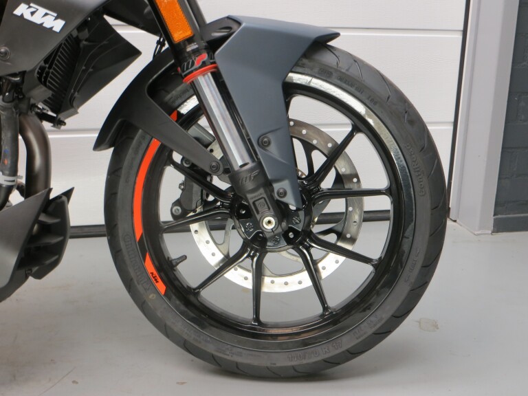 KTM 390 DUKE ABS KTM 390 DUKE ABS foto 5