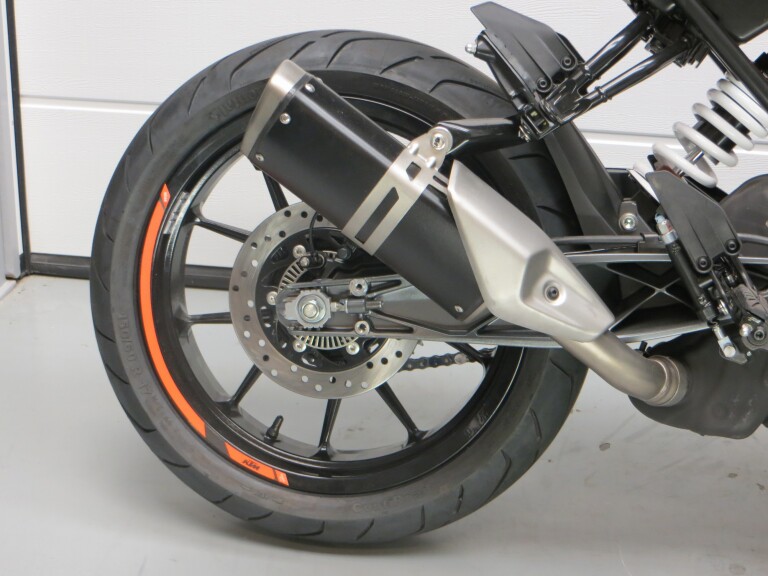 KTM 390 DUKE ABS KTM 390 DUKE ABS foto 8