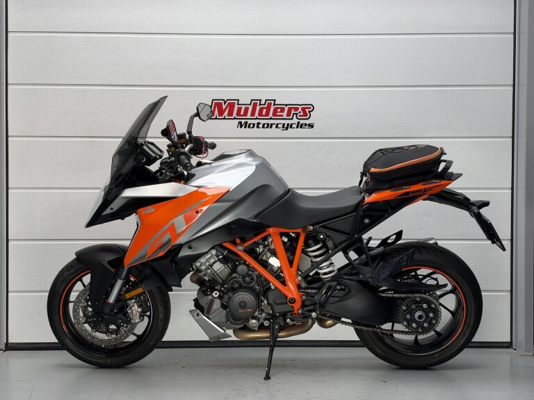 KTM 1290 SUPER DUKE GT foto 2