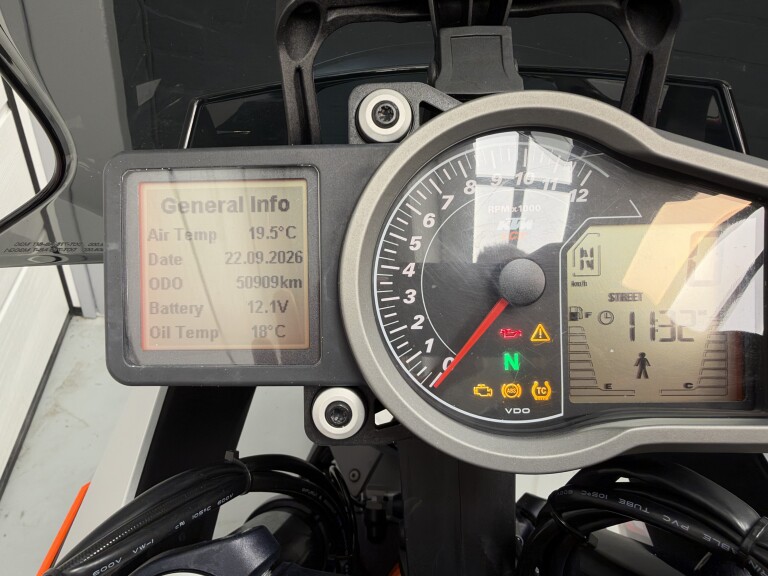 KTM 1290 SUPER DUKE GT foto 13