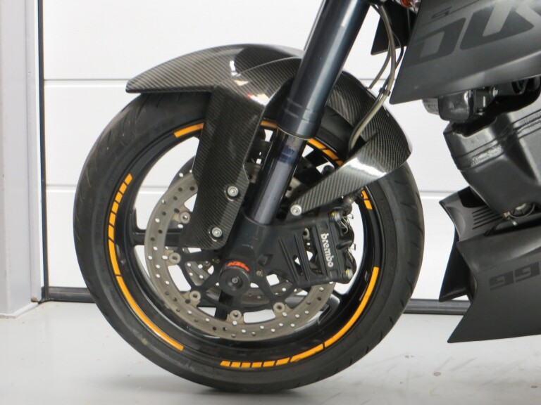 KTM 990 SUPERDUKE R KTM 990 SUPER DUKE R foto 3