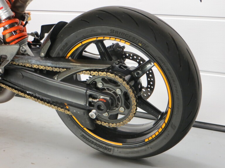 KTM 990 SUPERDUKE R KTM 990 SUPER DUKE R foto 6