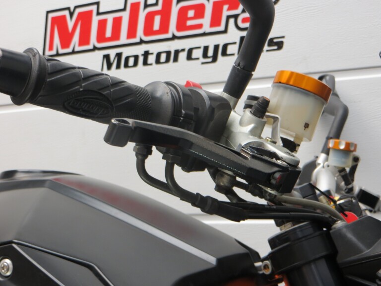 KTM 990 SUPERDUKE R KTM 990 SUPER DUKE R foto 10