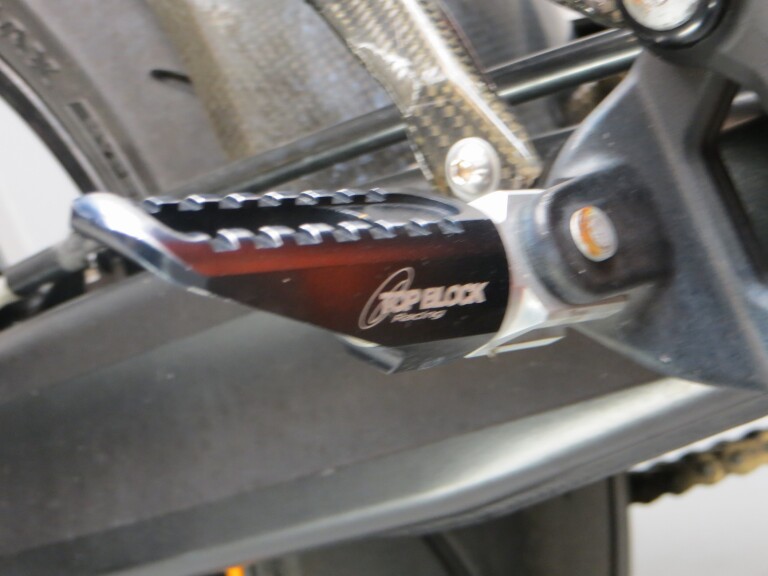 KTM 990 SUPERDUKE R KTM 990 SUPER DUKE R foto 11