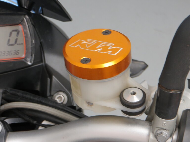 KTM 990 SUPERDUKE R KTM 990 SUPER DUKE R foto 12