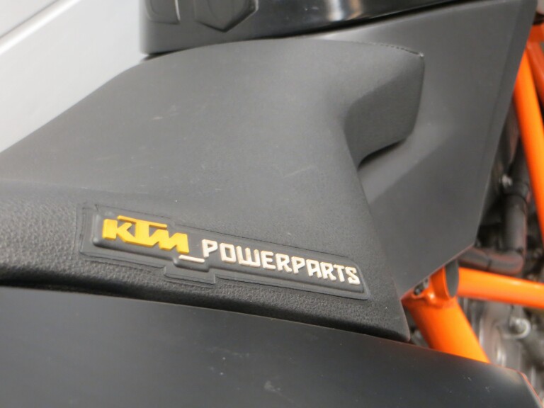 KTM 990 SUPERDUKE R KTM 990 SUPER DUKE R foto 14