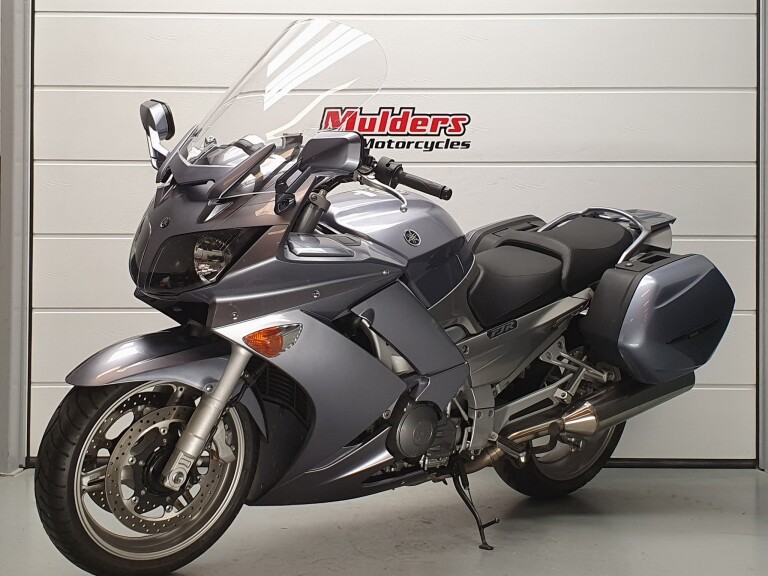 Yamaha FJR 1300 YAMAHA FJR 1300 