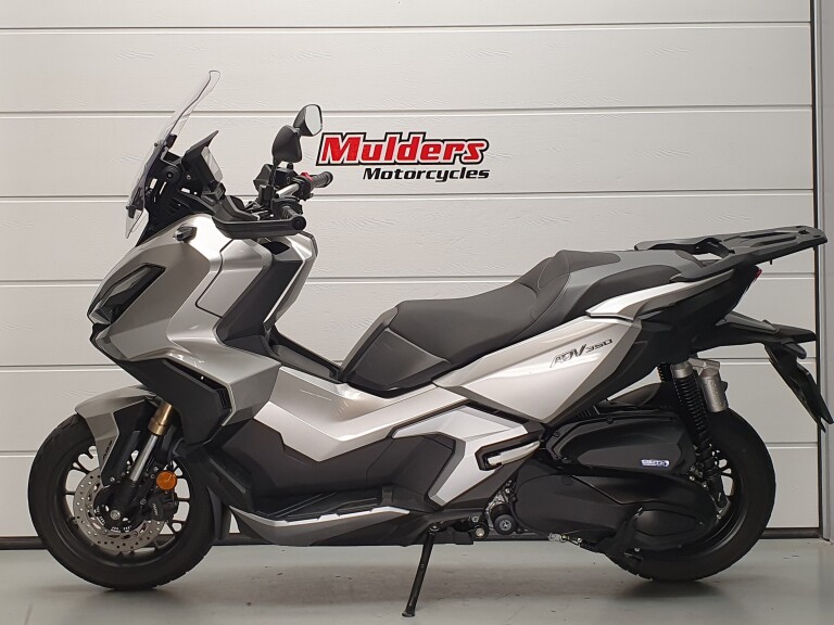 Honda ADV 350 ABS HONDA ADV 350 ABS foto 2
