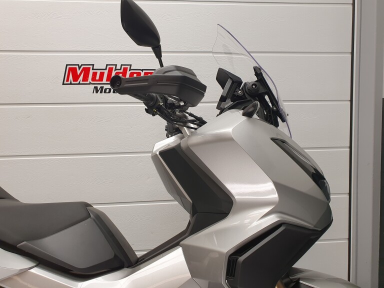 Honda ADV 350 ABS HONDA ADV 350 ABS foto 10