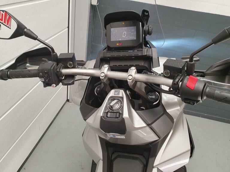 Honda ADV 350 ABS HONDA ADV 350 ABS foto 12