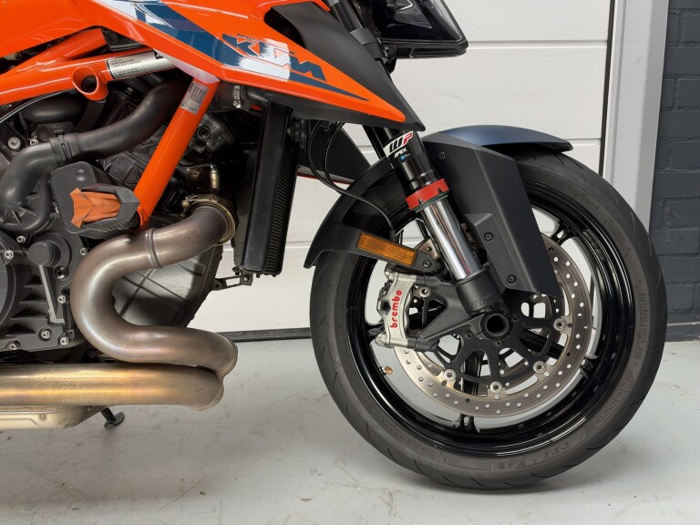 KTM 1290 SUPER DUKE R foto 7