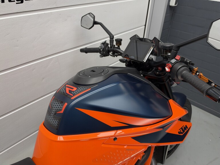 KTM 1290 SUPER DUKE R foto 8