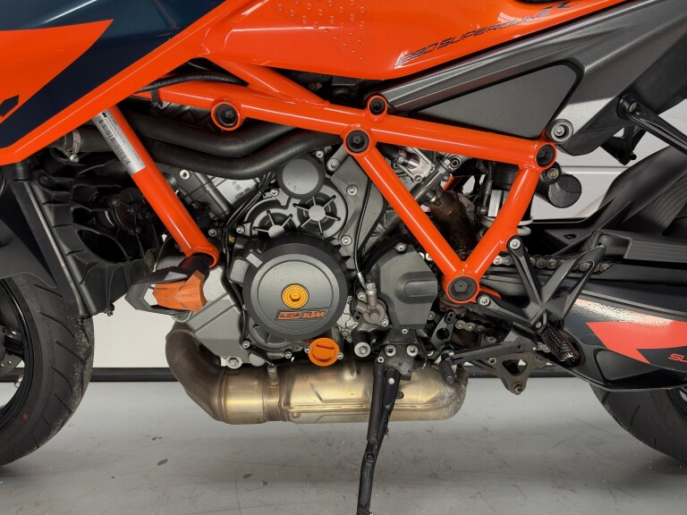 KTM 1290 SUPER DUKE R foto 11