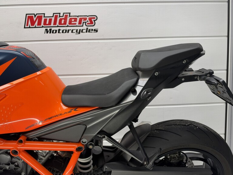 KTM 1290 SUPER DUKE R foto 12