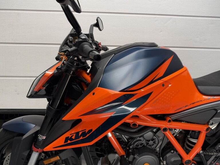 KTM 1290 SUPER DUKE R foto 13