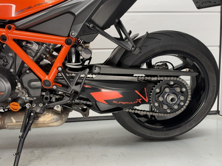 KTM 1290 SUPER DUKE R foto 19