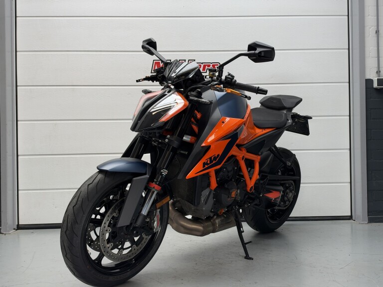 KTM 1290 SUPER DUKE R 
