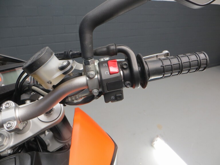 KTM 690 DUKE KTM 690 DUKE foto 9