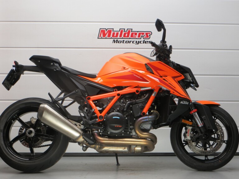 KTM 1390 SUPER DUKE R DEMO 