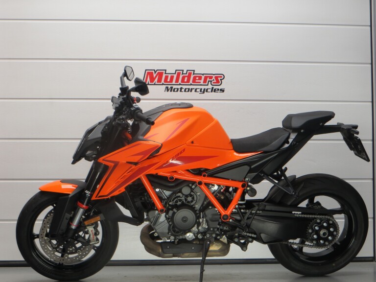 KTM 1390 SUPER DUKE R DEMO foto 2