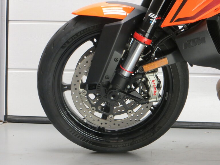 KTM 1390 SUPER DUKE R DEMO foto 3